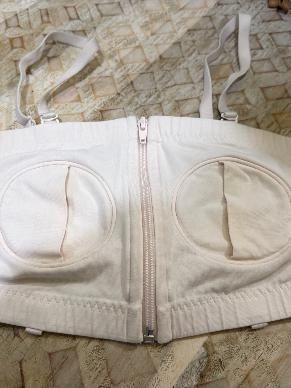 Front-Zip Pumping Bra with Removable Straps Adjustable Back - light pink